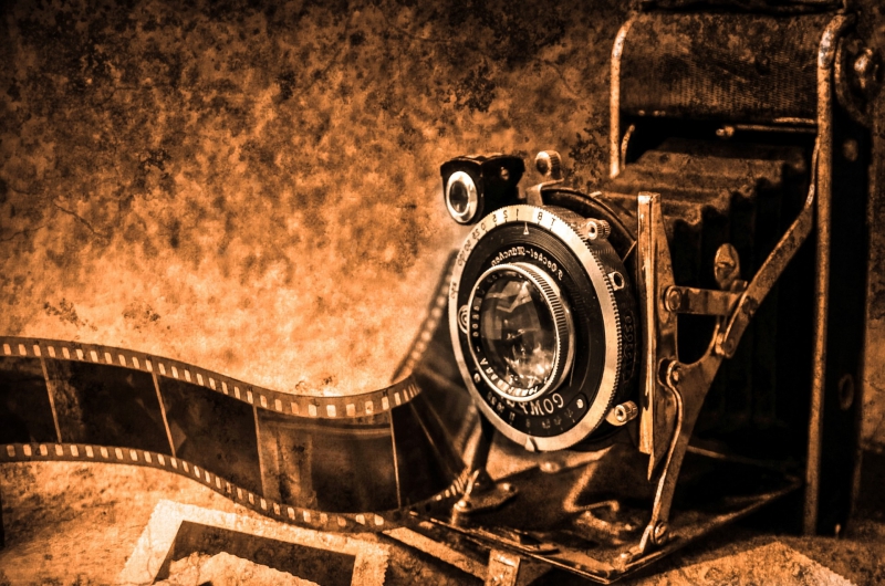 photographe-EZE-min_light-wood-night-camera-photography-vintage-1245236-pxhere.com